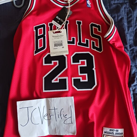 Men's Chicago Bulls Michael Jordan Mitchell & Ness Scarlet 1997/98 Hardwood Clas - Picture 1 of 2